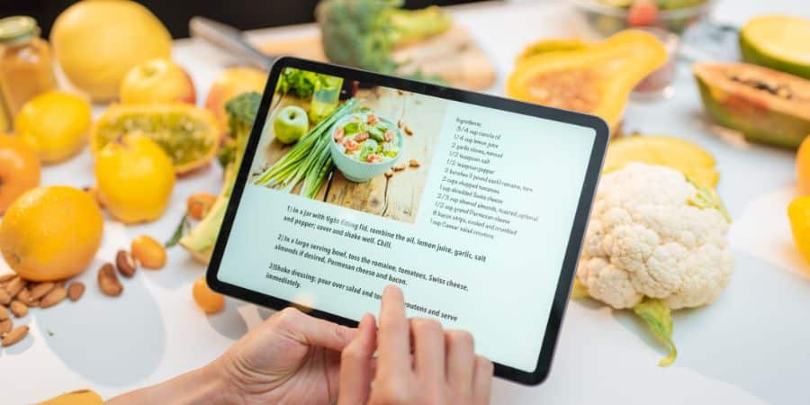 Scrolling food recipe using tablet