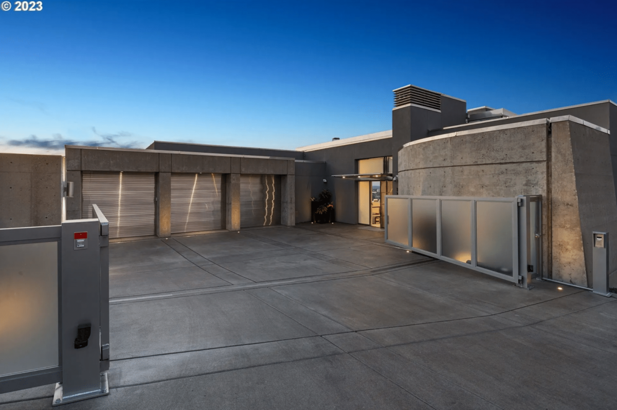 A post-modern gray garage